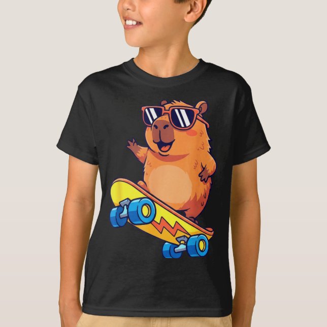 Camiseta Cute Capybara Skateboarding Chill Animal Lover Art (Anverso)