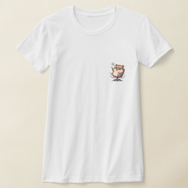 Camiseta Cute Cartoon Hamster Spinning in Office Chair with (Distribución)