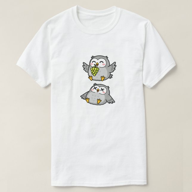 Camiseta Cute Cartoon Owls Eating Grapes Funny Gray Owl (Diseño del anverso)