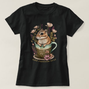 Camiseta Cute Chipmunk en una flor silvestre de taza, Chipm