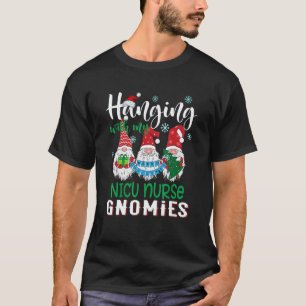 Camiseta Cute Colgando Con Mis Gnomies De Enfermera De UCI
