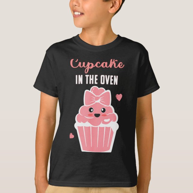 Camiseta Cute Cupcake In The Oven Gender Reveal Baby Girl  (Anverso)