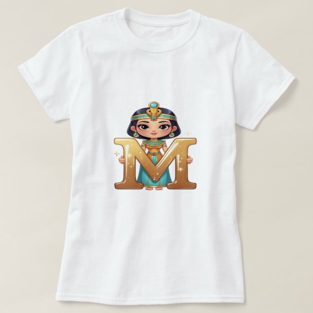 Camiseta Cute Egyptian Queen with Letter M – Royal Cartoon  (Diseño del anverso)