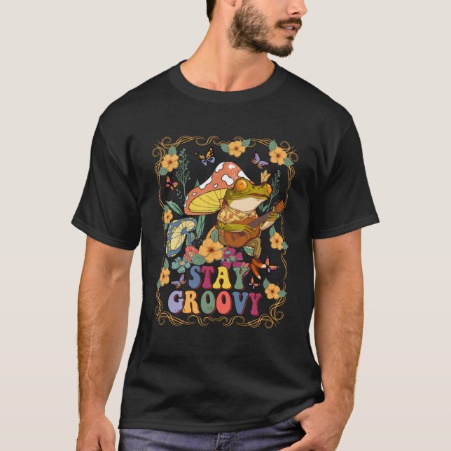Camiseta Cute Frog Playing Banjo on Mushroom Hippie Stay Gr (Anverso)