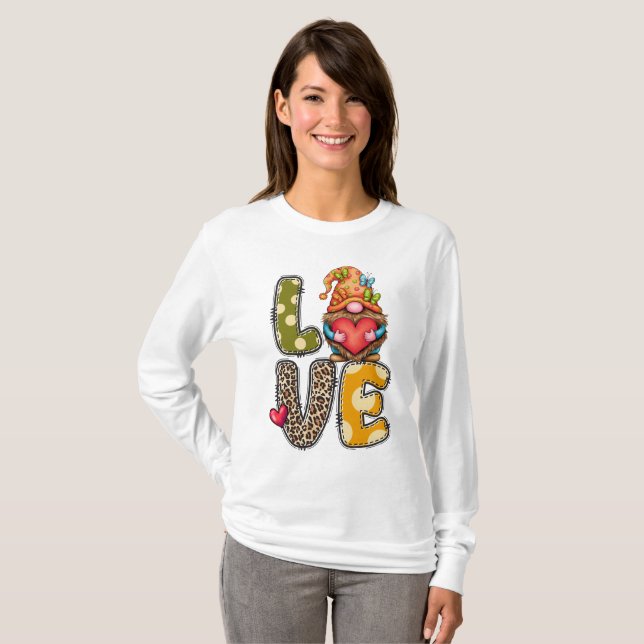 Camiseta Cute Gnome Love T-Shirt | Valentine’s Day Graphic  (Anverso completo)