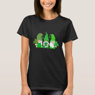Camiseta Cute Gnomes sostiene Shamrock Leopard Plaid St Pat