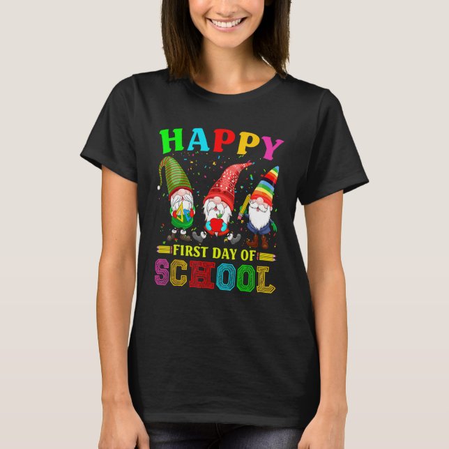 Camiseta Cute Gnomies Happy First Day Of School Back To Sch (Anverso)