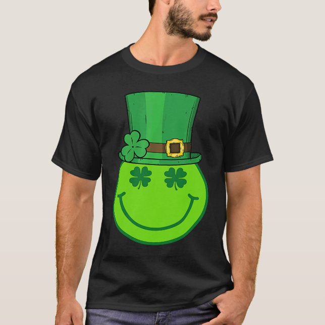 Camiseta Cute Happy Face Leprechaun  St Patricks Day Irish  (Anverso)