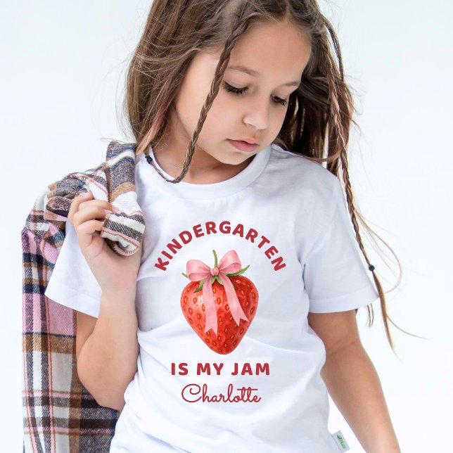 Camiseta Cute Kindergarten es mi mermelada de regreso a la  (Cute Strawberry Coquette Back to School Kindergarten tshirt)