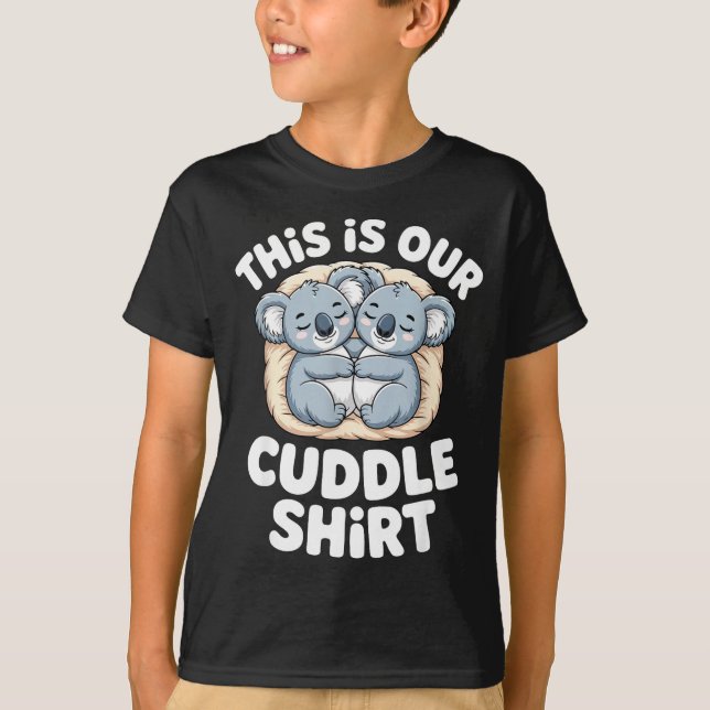 Camiseta Cute Koala Couple Nest This Is Our Cuddle  (Anverso)