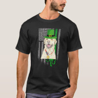 Cute Labrador Recupera San Patricio Día Americano