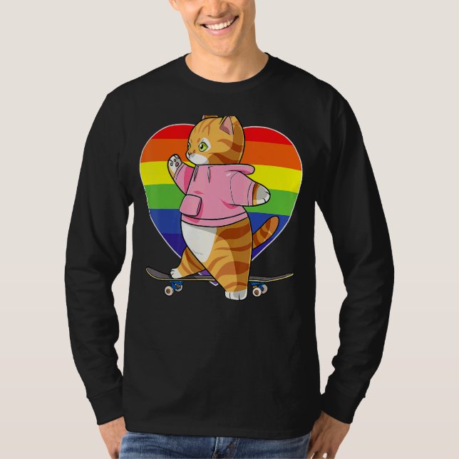 Camiseta Cute Naranja Tabby Cat Skateboarder Rainbow Heart  (Anverso)