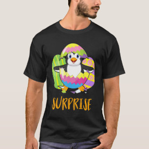 Camiseta Cute Penguin Surprise With Eggs Coloful Happy East