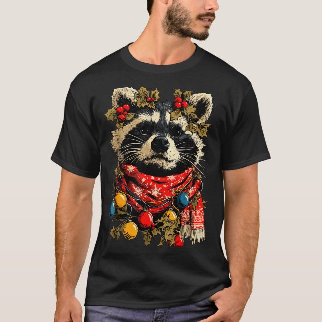 Camiseta Cute Raccoon F Christmas Lights Festive Forest Ani (Anverso)