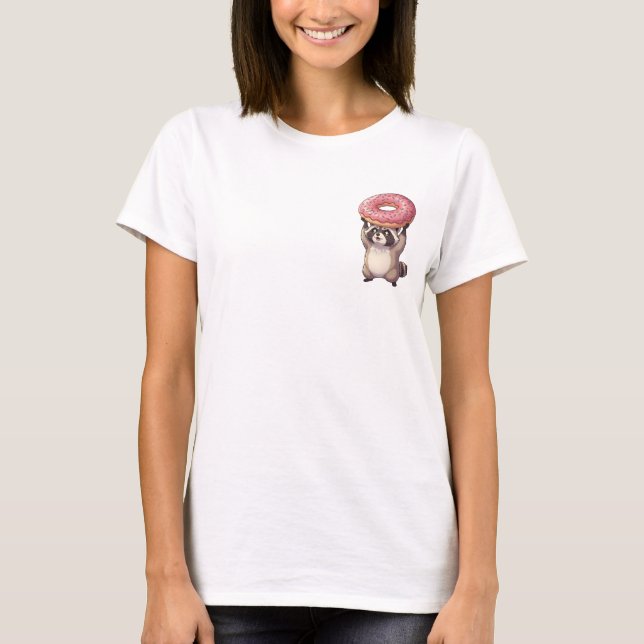 Camiseta Cute Raccoon Lifting Giant Pink Glazed Donut (Anverso)