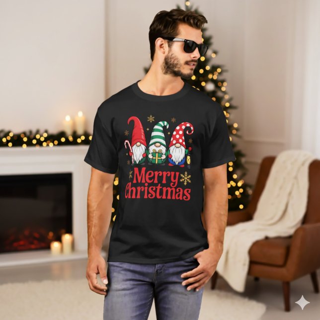 Camiseta Cute Red Green Whimsical Gnome Merry Christmas (Subido por el creador)