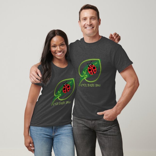 Camiseta Cute Red ladybug Green Love Leaf niñitas (Unisexo)