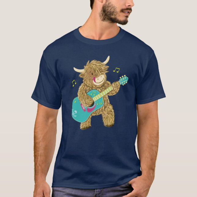Camiseta Cute Scottish Highland Cow toca guitarra (Anverso)