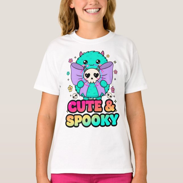 Camiseta Cute & Spooky Monster Sweatshirt with Skulls & Sta (Anverso)