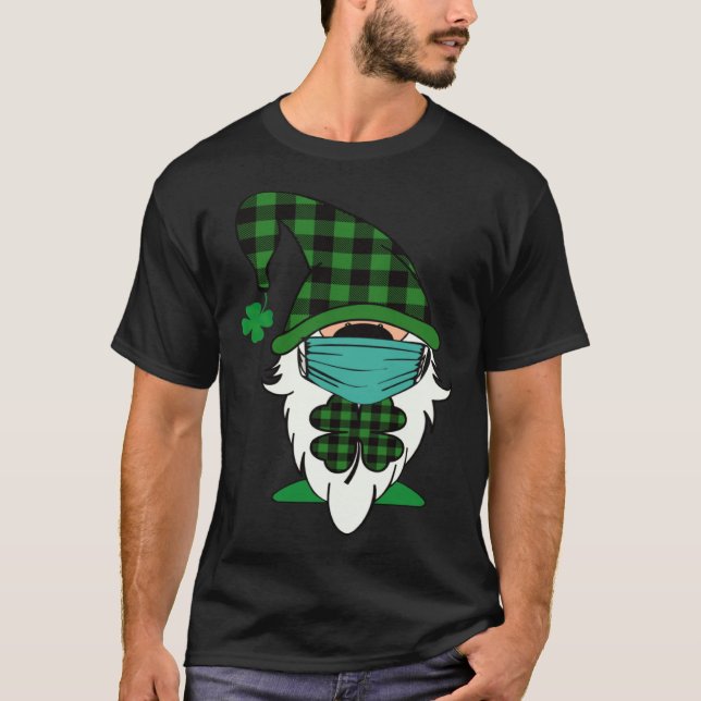Camiseta Cute St Patricks Day  Gnome Face Mask Quarantine (Anverso)