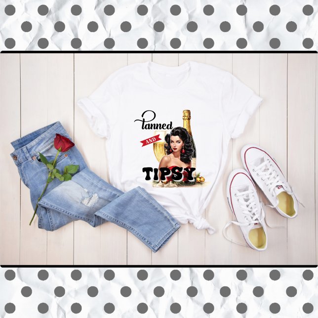 Camiseta Cute Tanned y Tipsy Pinup (Subido por el creador)