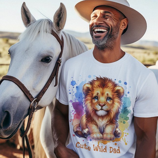 Camiseta Cute Wild Dad acuarela León personalizada (Subido por el creador)