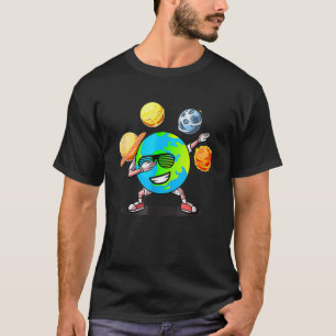 Camiseta Dabbing Earth Day Recycling Conversing Space Sci