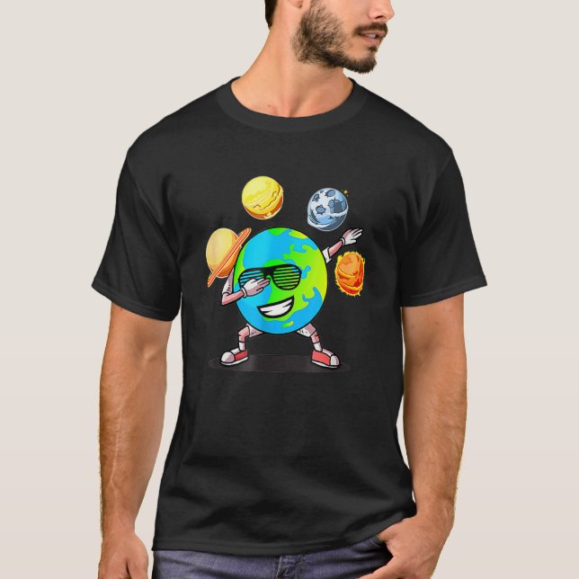 Camiseta Dabbing Earth Day Recycling Conversing Space Sci (Anverso)