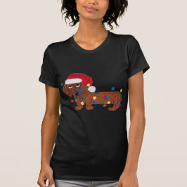 Camiseta Dachshund enredado en las luces de navidad (rojas)