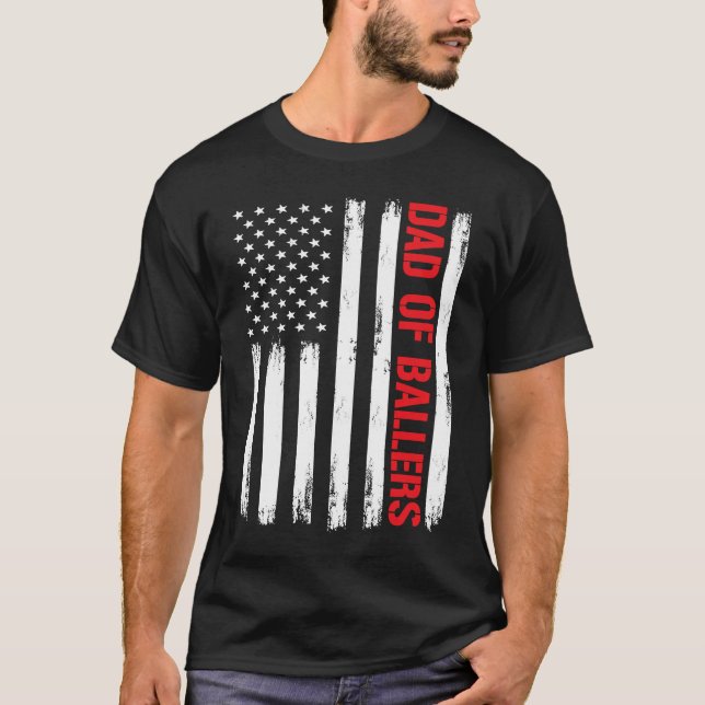 Camiseta Dad Ballers American Flag Volleyball Softball Team (Anverso)