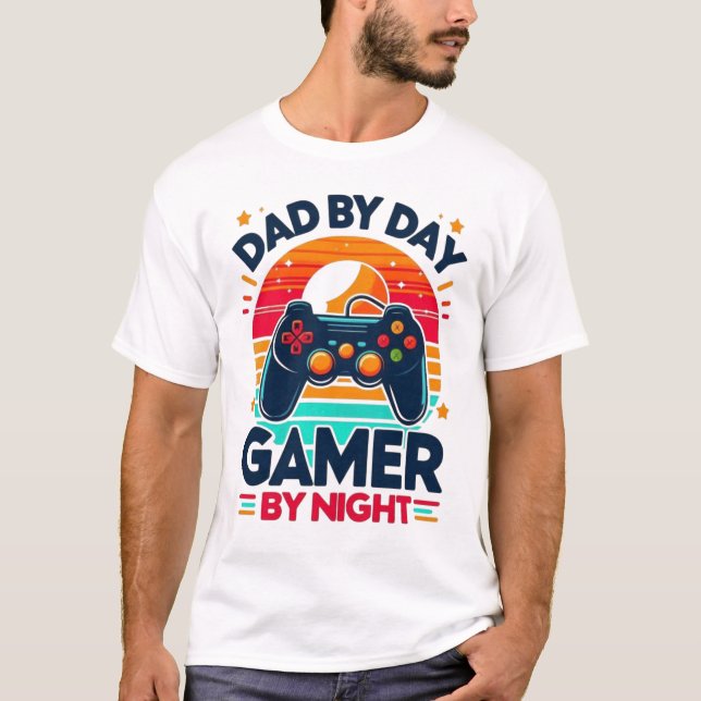 Camiseta Dad By Day Gamer By Night: Retro Sunset Controller (Anverso)