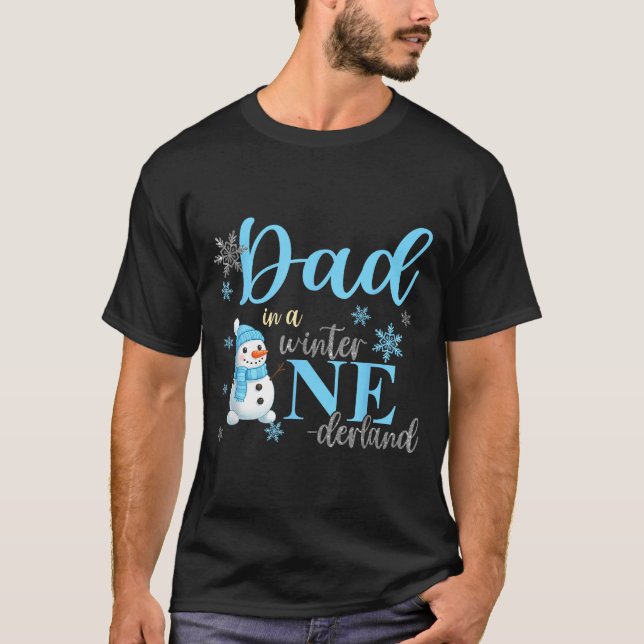 Camiseta Dad In A Winter Onederland Birthday Boy Girl Cute  (Anverso)