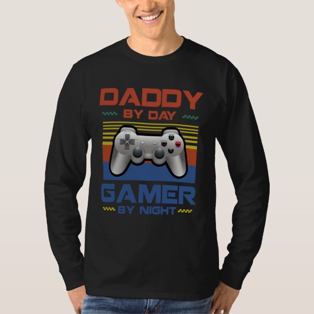 Camiseta Daddy By Day Gamer By Night For Men Best (Anverso)