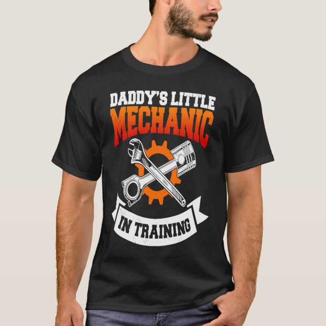 Camiseta Daddy's Little Mechanic In Training Automotive Tec (Anverso)