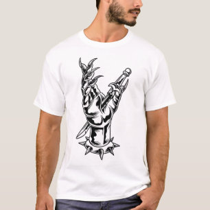 Camiseta Daga a través del diseño del tatuaje de mano demón