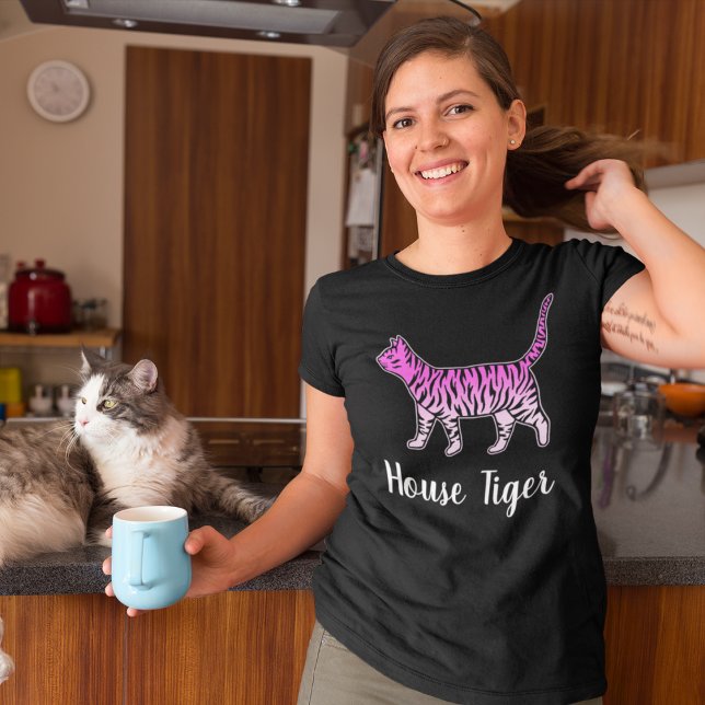 Camiseta Dama de gato rosado divertida de House Tiger (Subido por el creador)