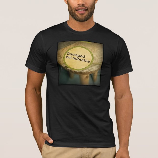 Camiseta Dañado pero Adorable (Anverso)