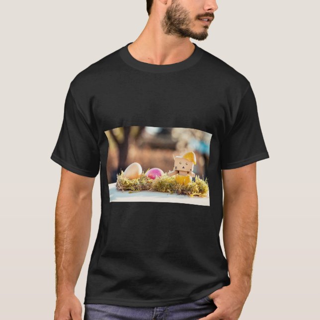 Camiseta Danbo con huevos de pascua (Anverso)