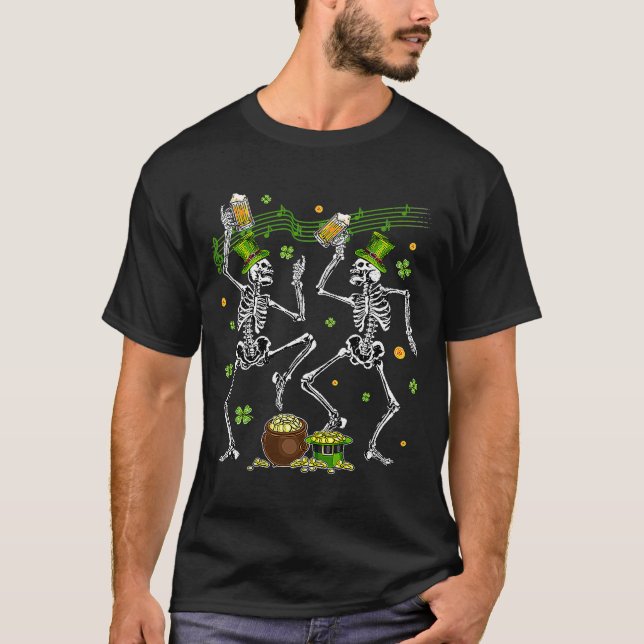 Camiseta Dancing Skeletons Leprechaun Drinking Beer St Patr (Anverso)
