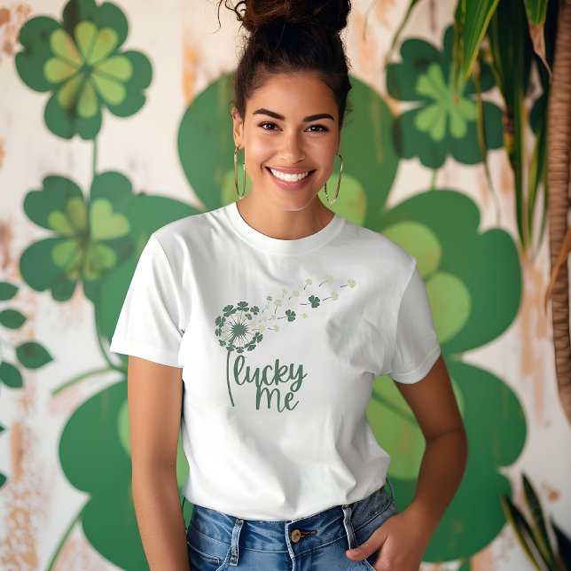 Camiseta Dandelion Fun St. Patrick's Women's ("Lucky Me" Dandelion Fun St. Patrick's Women’s T-Shirt)