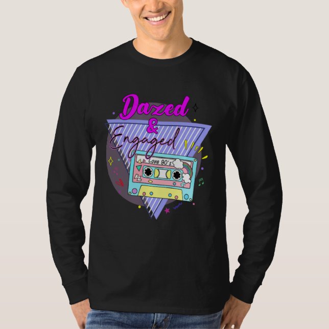 Camiseta Dazed Engaged Retro 90s Bride Groom Cassette Bache (Anverso)