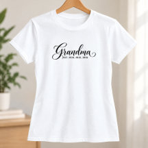 Camiseta de Abuela Establecida con Letra Negra