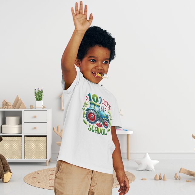 Camiseta De Bebé 100 días de celebración de tractores escolares (Subido por el creador)