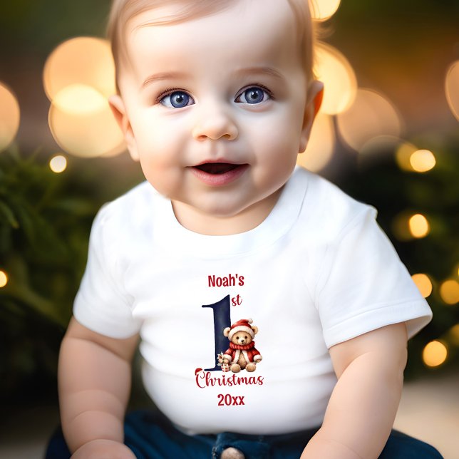 Camiseta De Bebé 1.ᵉʳ Navidad Cute Teddy Bear Niño Rojo Azul (1st Christmas Cute Teddy Bear Baby Boy Red Blue Baby T-Shirt)