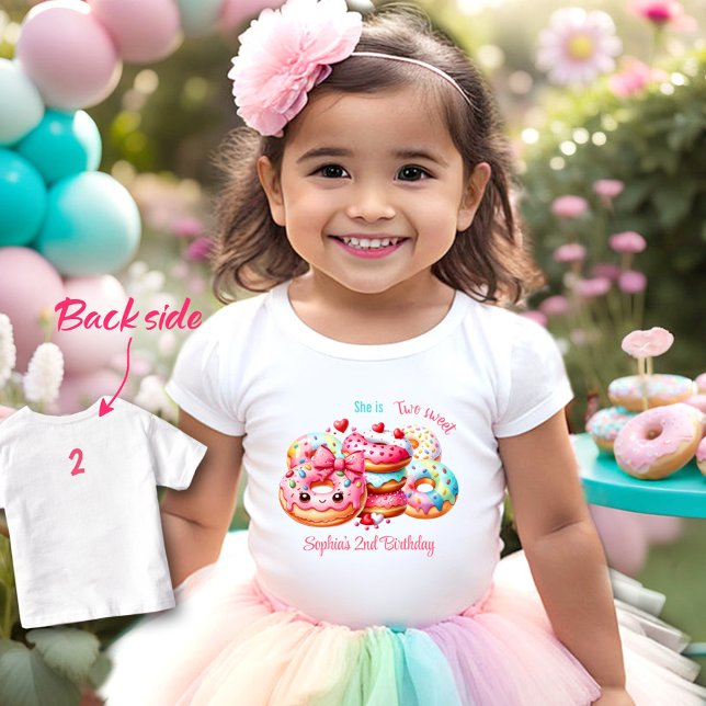 Camiseta De Bebé 2.º cumpleaños Dos Dulces Chicas Cute Donut (2nd Birthday Two Sweet Cute Donut Girl Name Toddler T-shirt)