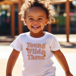 Camiseta De Bebé 3.ᵉʳ cumpleaños joven, salvaje y tres retro