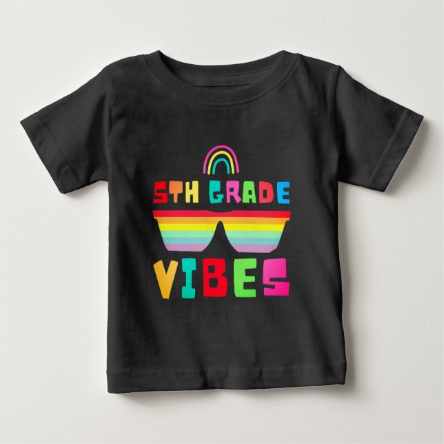 Camiseta De Bebé 5º Grado Vibes De Vuelta Al Profesor Y Estudiante  (Anverso)