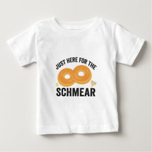 Camiseta De Bebé Acá por el pan gracioso de Schmear