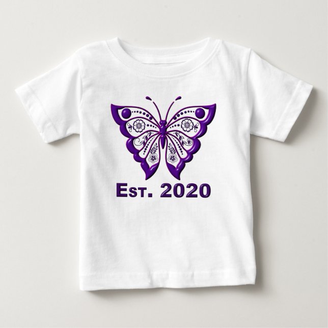 Camiseta De Bebé Adorablemente lindo "Este". Mariposa morada 2020" (Anverso)