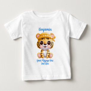 Camiseta De Bebé Agregar texto de nombre, bebé tigre con sombrero 